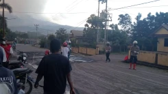 Erupsi Eksplosif Gunung Lewotobi Laki-laki: Kolom Abu Capai 18.000 Meter, Warga Diminta Waspada